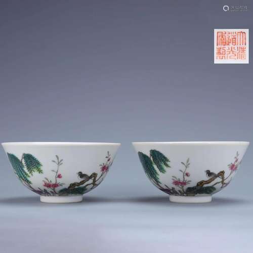 PAIR OF FAMILLE ROSE FLOWER AND BIRD BOWLS