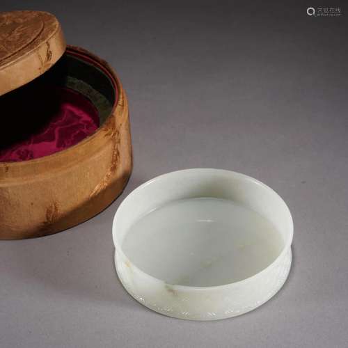 CARVED WHITE JADE ROUND WASHER