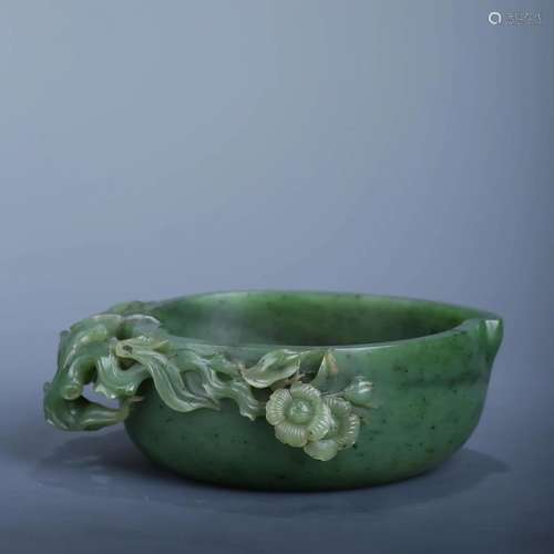 CARVED SPINACH-GREEN JADE PEACH-FORM WASHER