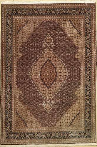 Tabriz fine, Persia, approx. 40 years, wool oncotton with