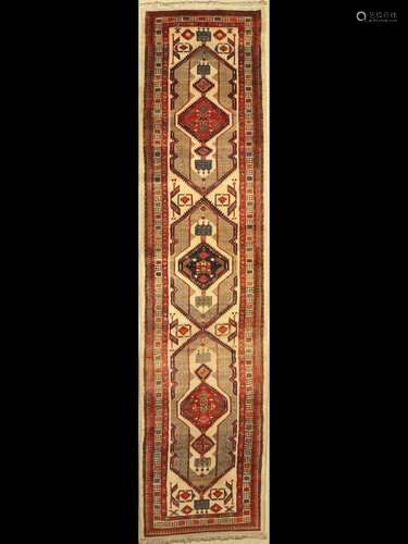 Meshgin old, Persia, around 1940, wool on cotton