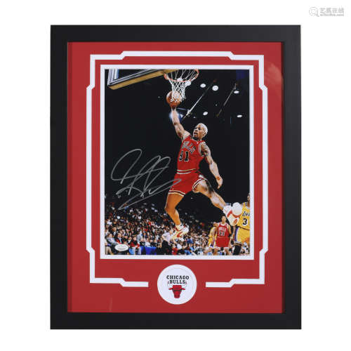 NBA巨星“大虫” 罗德曼 亲笔签名大尺幅照片（JSA现场见证鉴定）