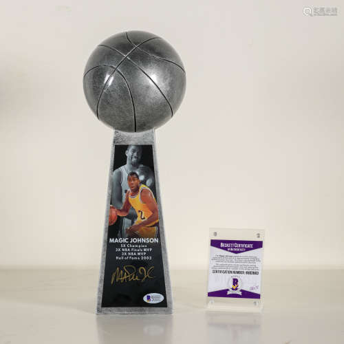 NBA著名球星“魔术师” 约翰逊 亲笔签名奖杯装饰（BAS现场见证鉴定）