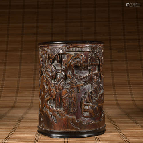 A bamboo 'figure' pen container