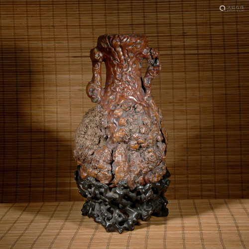 A Litchi wood vase