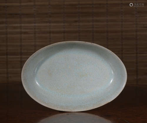 A officer glazed dish