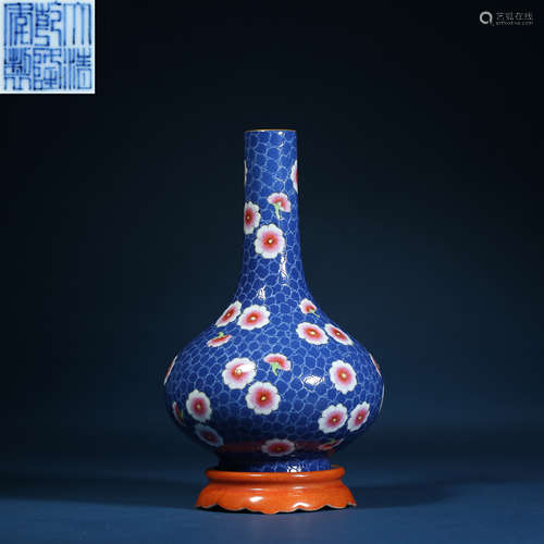 Qing Dynasty,Blue Ground Famille Rose Flower Bottle