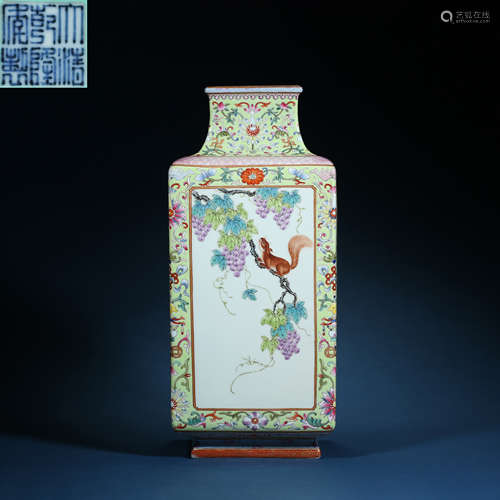 Qing Dynasty,Famille Rose Square Bottle