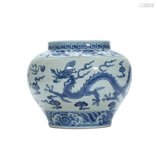 Ming Dynasty,Blue and White Dragon Pattern Jar