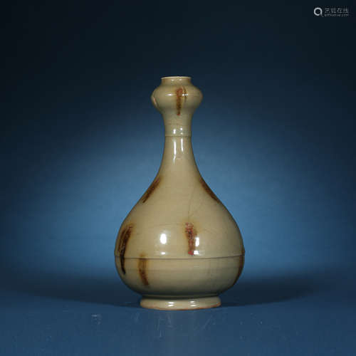 Yuan Dynasty,Celadon Stippling Garlic Bottle