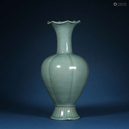 Song Dynasty,Goryeo Porcelain Flower Mouth Bottle