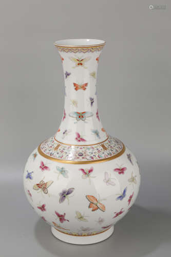 A Famille Rose Butterfly Pattern Porcelain Vase