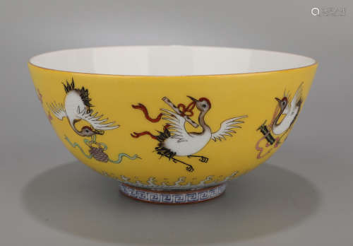 A Yellow Base Crane Pattern Porcelain Bowl