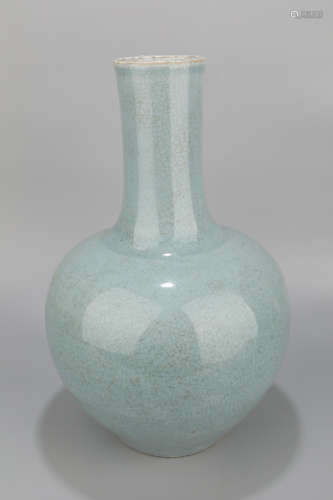 A Ge Type Blue Galzed Porcelain Vase
