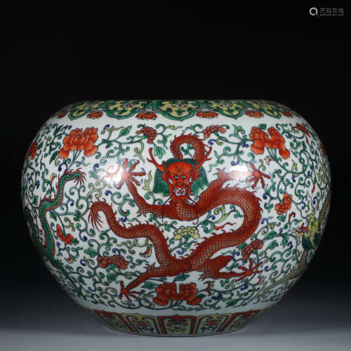 A Doucai Dragon Pattern Porcelain Zui