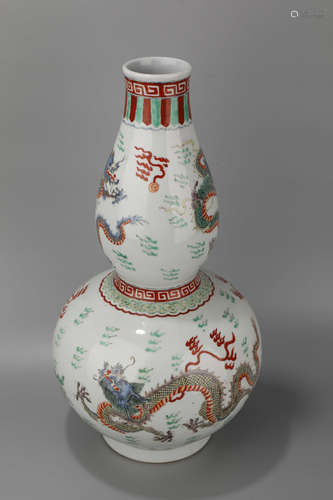 A Wucai Dragon And Phoenix Pattern Gourd Shape Porcelain Vas...