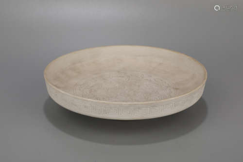 A Ding Kiln Carved Flower Pattern Porcelain Plate
