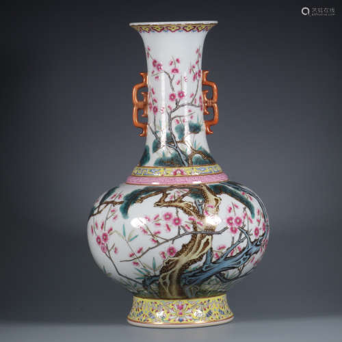 A Famille Rose Pinetree Pattern Porcelain Vase