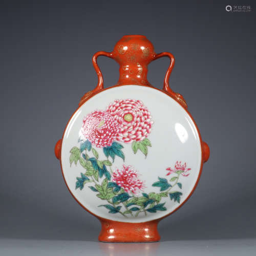 A White Base Flower Pattern Porcelain Flat Vase
