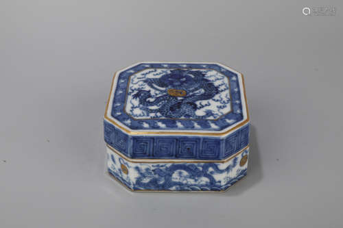 A Blue and White Dragon Pattern Porcelian Box