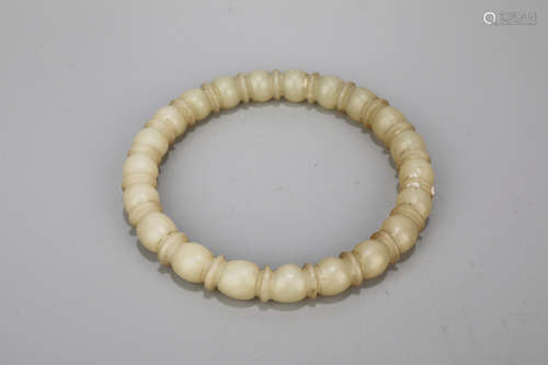 A Jade Bead Bracelet