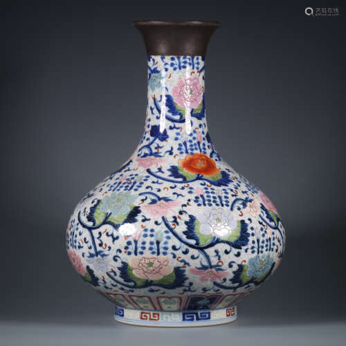 A Famille Rose Flower Pattern  Porcelain Vase