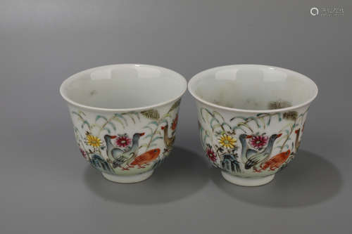 A Pair of Famille Rose Chicken Pattern Porcelain Cup