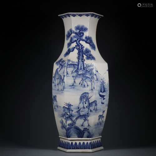 A Blue and White Pine Deer Pattern Porcelain Vase