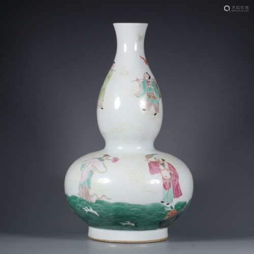 A Wucai the Eight Immortal over Sea Porcelain Vase