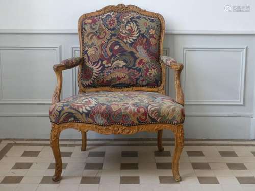 Fauteuil en chêne mouluré et sculpté à décor de feuilles d&#...