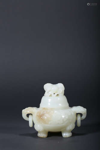 A CARVED WHITE JADE ‘LION’CENSER,QING DYNASTY