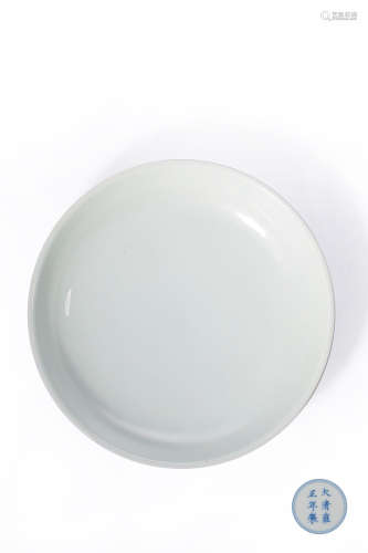 A WHITE-GLAZED DISH,MAKE AND PERIOD OF YONGZHENG