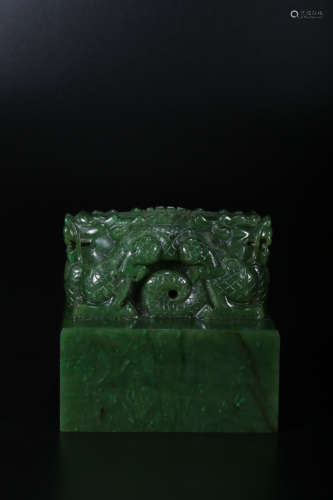 A SPINACH-GREEN JADE SEAL,QING DYNASTY