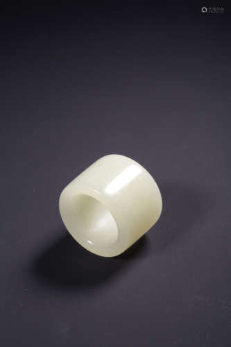 A WHITE JADE RING ,QING DYNASTY