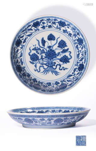 A BLUE AND WHITE‘LOTUS’DISH,MAKE AND PERIOD OF  QIANLONG