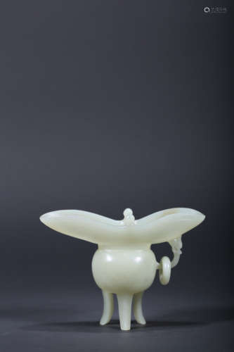 A CARVED WHITE JADE CUP,QING DYNASTY