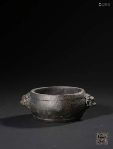 A BRONZE CENSER WITH TWO LION HANDLES,QING DYNASTY