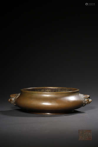 A BRONZE SQUARED CENSER WITH TWO HANDLES，XUANDE MARK,QING DY...