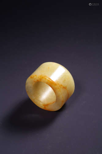 A YELLOW JADE RING,QING DYNASTY