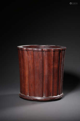 A CARVED ROSEWOOD BRUSHPOT,QING DYNASTY