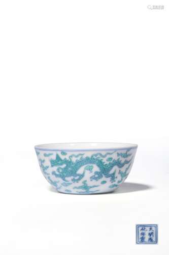 A DOUCAI ‘DRAGON’CUP,MAKE AND PERIOD OF CHENGHUA,QIANLONG PE...