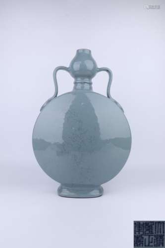 Yongzheng Period Ge Glaze Porcelain Bottle, China