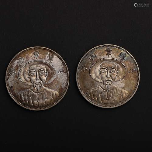 A SET OF MODERN CHINESE PURE SILVER COINS