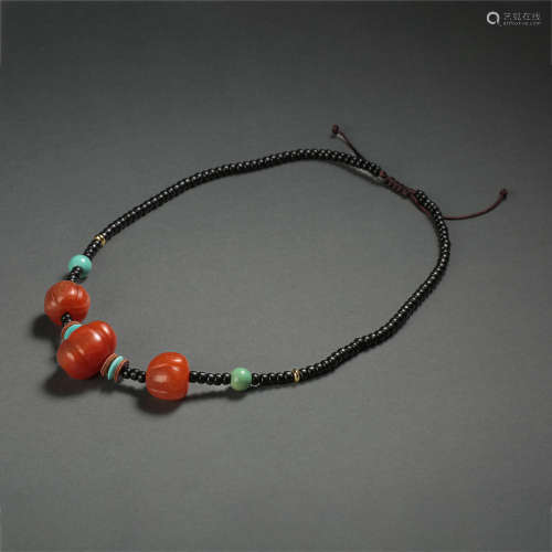 CHINESE QING DYNASTY NANHONG AGATE NECKLACE