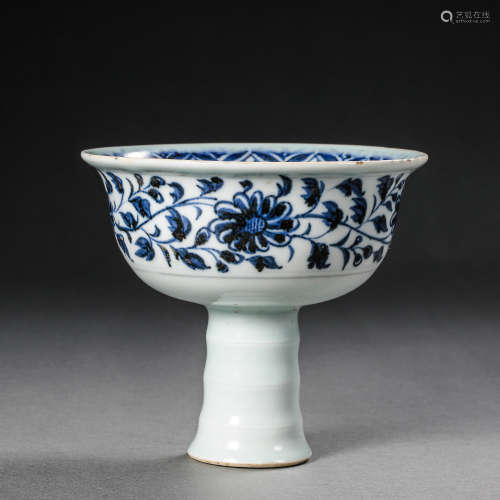 CHINESE YUAN DYNASTY BLUE AND WHITE STEM CUP