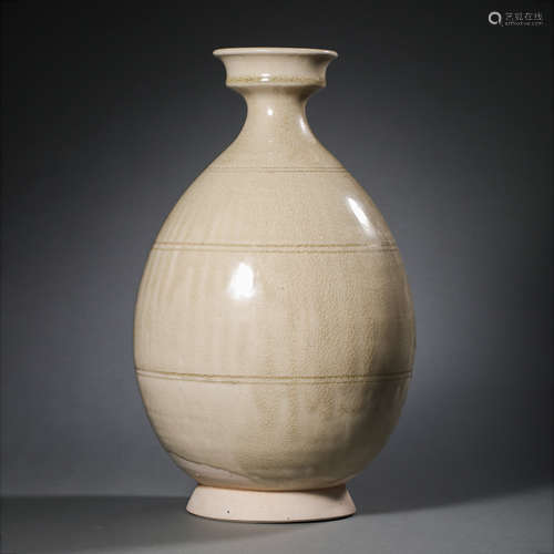 CHINESE SUI DYNASTY XIANGZHOU WARE CELADON VASE