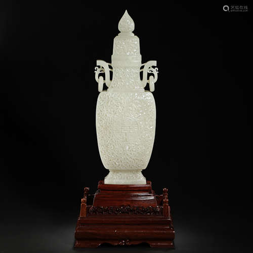 CHINESE QING DYNASTY HETIAN JADE BOTTLE