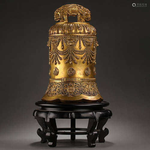 CHINA'S QING DYNASTY QIANLONG PERIOD BRONZE GILT BELL