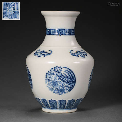 BLUE AND WHITE VASE, QIANLONG PERIOD OF QING DYNASTY, CHINA