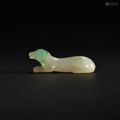 CHINESE QING DYNASTY EMERALD CARVED DOG